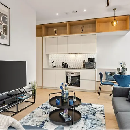 Luxury Apartment With Cinema Room, Gym, Parking And Game Room
